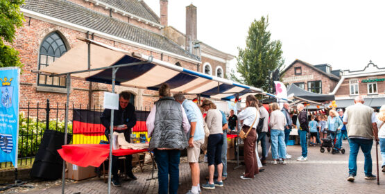 Cultuur en gezelligheid tijdens Internationale Dag in Ommen